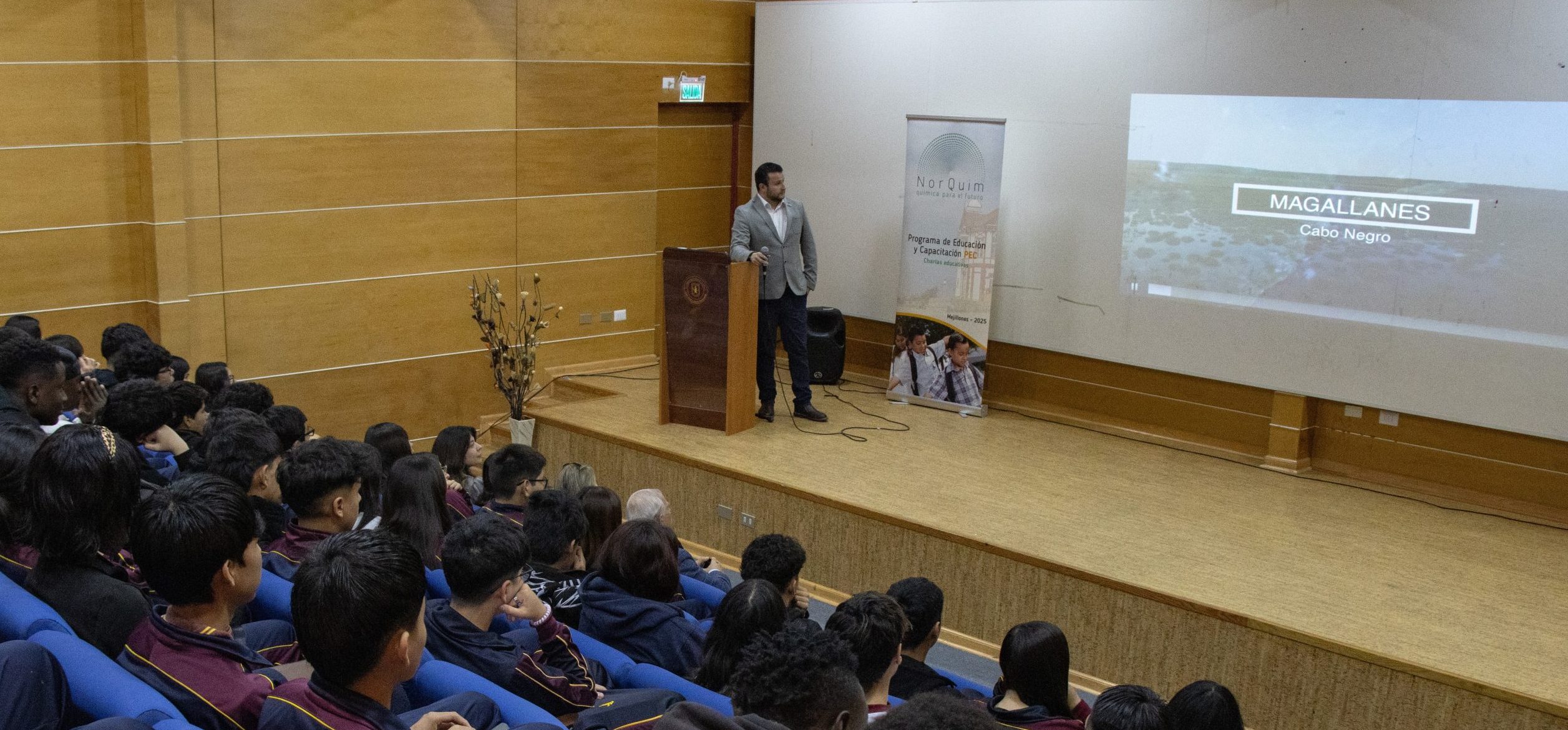 Tercera Charla PEC: Alumnos de Mejillones conocen experiencia de estudiantes magallánicos