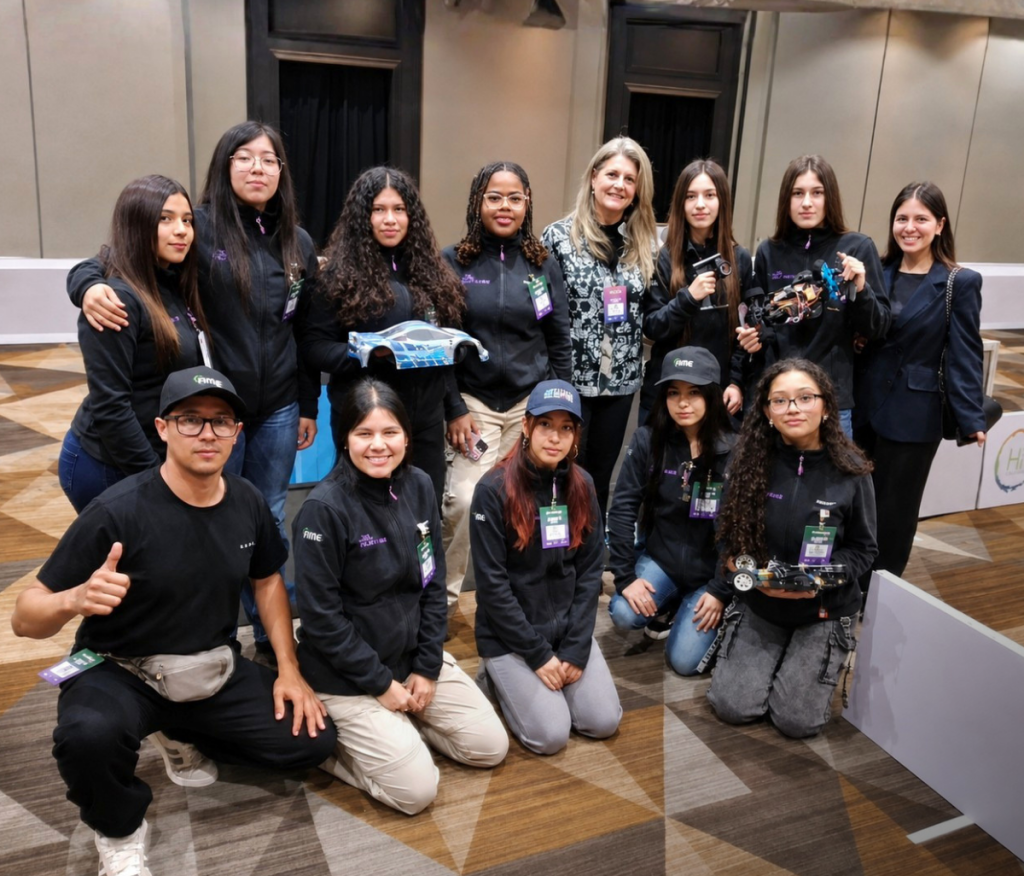 Ana Krause with The Hydro Valkyries team from Mejillones.